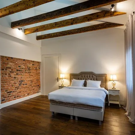 Biplan Apartment 4*