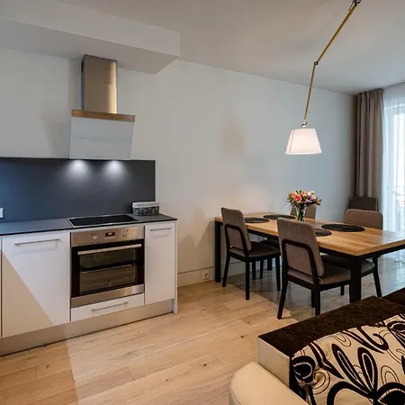 Biplan Apartment 4*